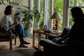 遠い山なみの光