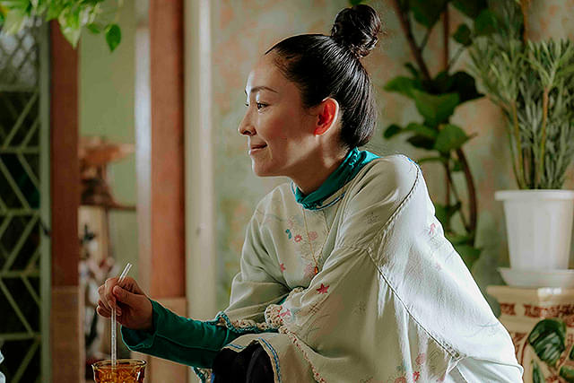 麻生久美子の「海辺へ行く道」の画像