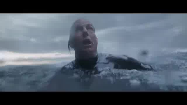 本編映像：極寒の大海原へ決死のダイブ