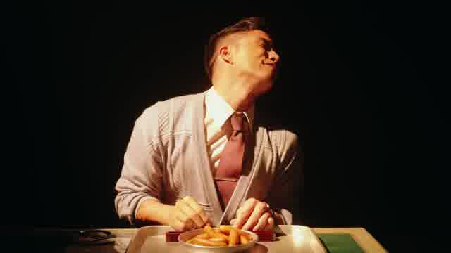 「おいしい給食」×丸大食品「燻製屋熟成ウインナー」：「熟焼」編