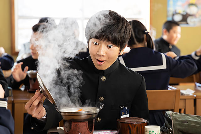 市原隼人の「おいしい給食 炎の修学旅行」の画像