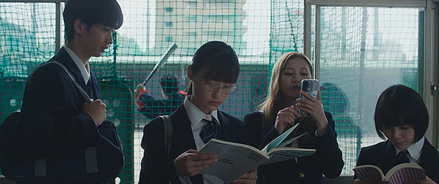 鈴木美羽の「6人ぼっち」の画像