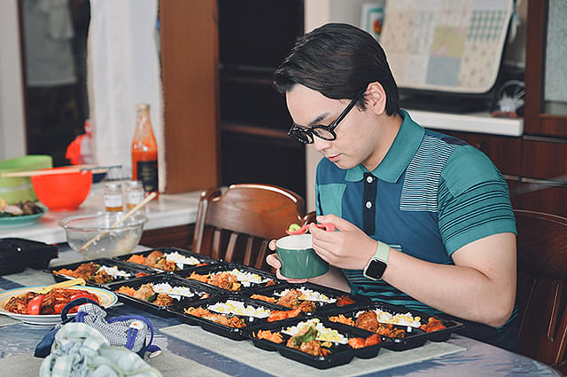 ケンゾウ・マルティニの「ハローマイフレンド」の画像