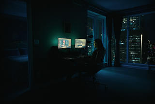 RED ROOMS レッドルームズ