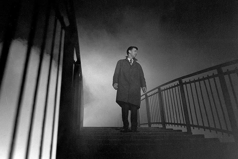 引き裂かれた空