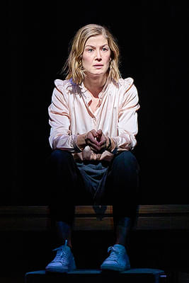 ナショナル・シアター・ライブ「インター・エイリア」