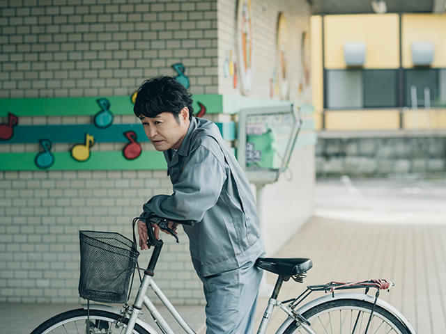 安田顕の「架空の犬と嘘をつく猫」の画像
