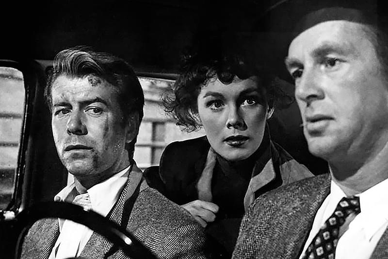 土曜日正午に襲え