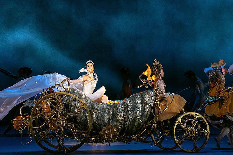 英国ロイヤル・バレエ&オペラ in シネマ 2025/26 ロイヤル・バレエ「シンデレラ」