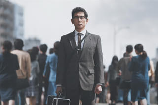 八月の声を運ぶ男