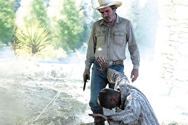 メルキアデス・エストラーダの3度の埋葬