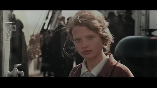 本編映像：使用楽曲「愛を奏でて」