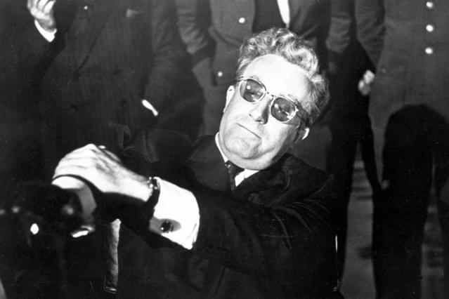 博士の異常な愛情 または私は如何にして心配するのを止めて水爆を愛するようになったか