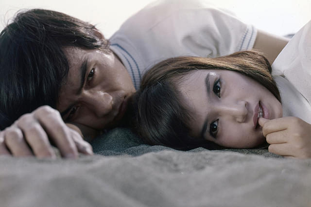 海はふりむかない