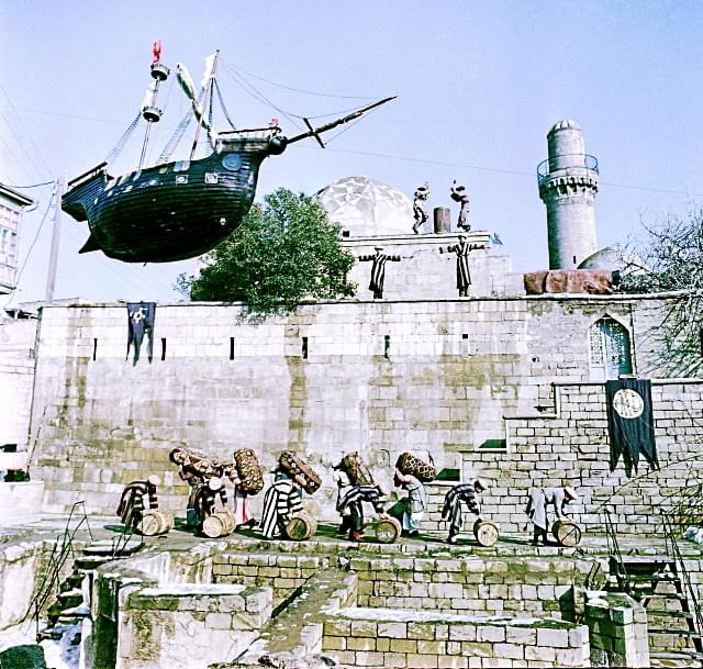 スラム砦の伝説 : 作品情報・キャスト・あらすじ - 映画.com