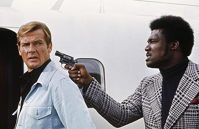 007/死ぬのは奴らだ : 作品情報・キャスト・あらすじ - 映画.com