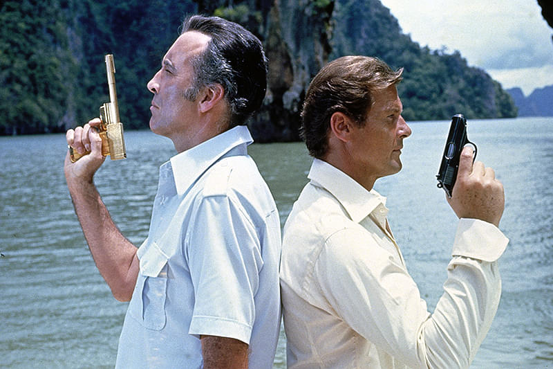 007/黄金銃を持つ男 : 作品情報・キャスト・あらすじ - 映画.com