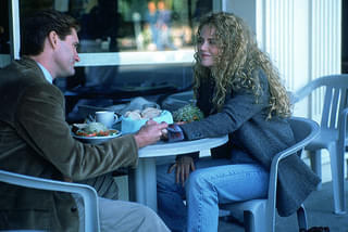 冷たい月を抱く女