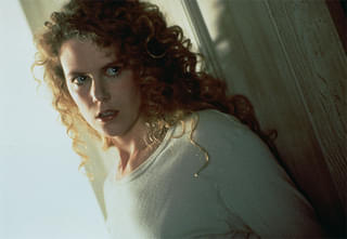 冷たい月を抱く女