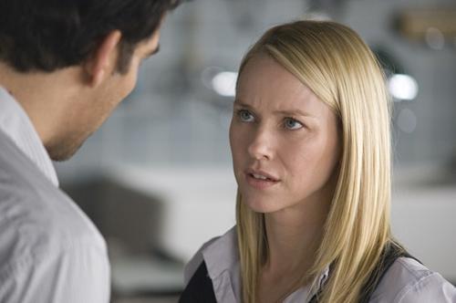 ザ・バンク 堕ちた巨像