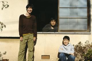 東南角部屋二階の女の予告編・動画