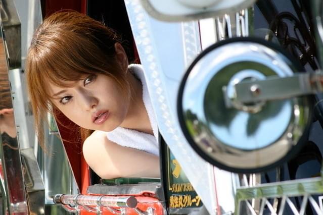 デコトラ・ギャル奈美