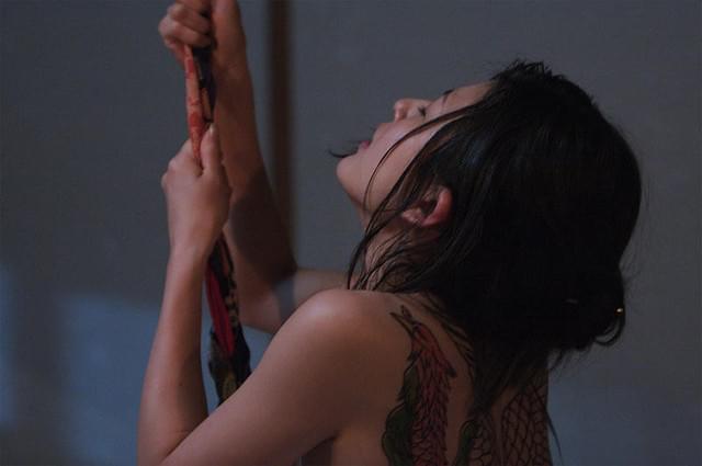 刺青 匂ひ月のごとく