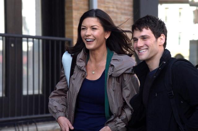 キャサリン＝ゼタ・ジョーンズ インタビュー動画