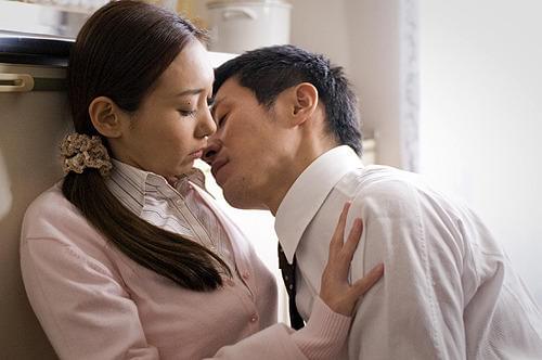 団地妻 昼下がりの情事（2010）