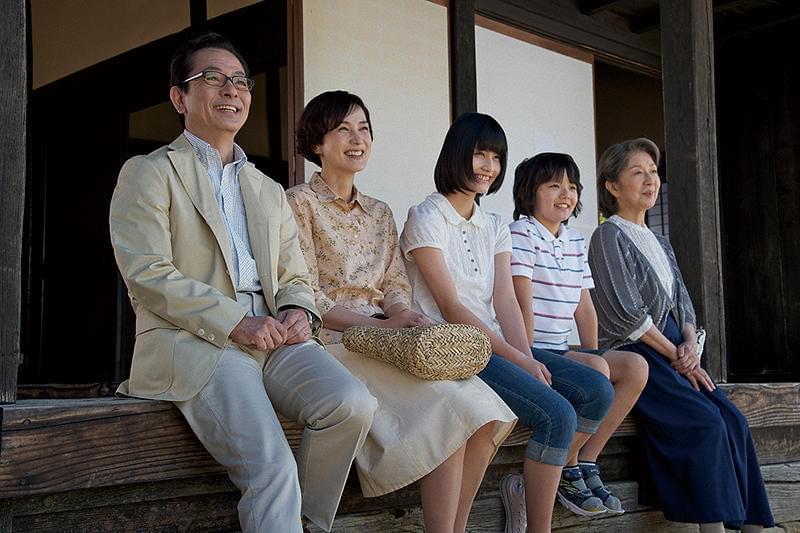 HOME 愛しの座敷わらし : 作品情報・キャスト・あらすじ・動画 - 映画.com