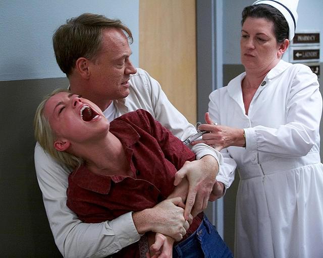 ザ・ウォード 監禁病棟