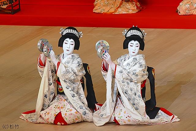 坂東玉三郎（5代目）の「シネマ歌舞伎 京鹿子娘二人道成寺」の画像