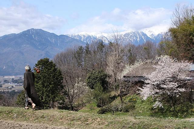田中泯の「ほかいびと 伊那の井月」の画像