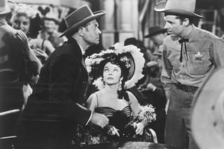 野郎!拳銃で来い