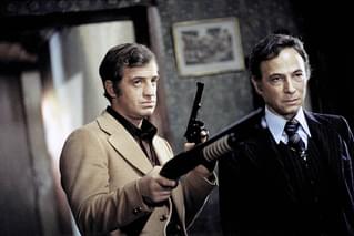 危険を買う男の予告編・動画