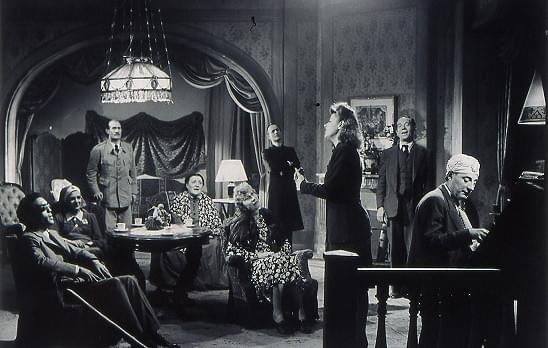 犯人は21番に住む : 作品情報・キャスト・あらすじ - 映画.com