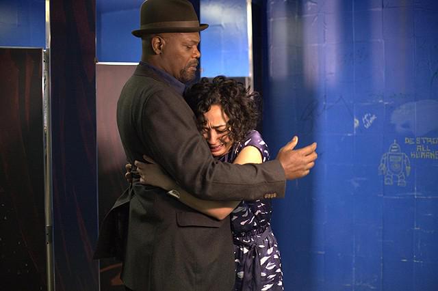 コンフィデンスマン ある詐欺師の男