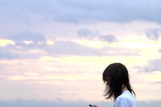 あの娘が海辺で踊ってる