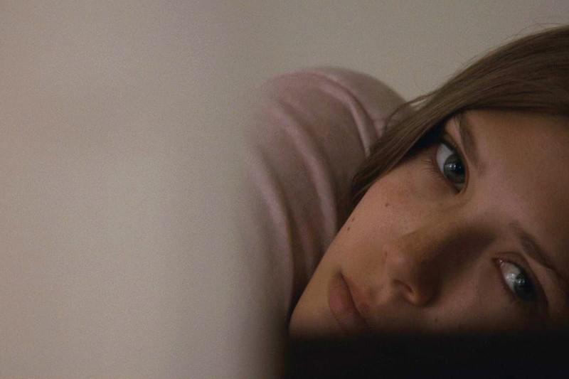 エリザベス・オルセン直筆サイン入り2Lサイズ写真…マーサマーシー・メイ セール中…エリザベス・オルセン直筆サイン入り2Lサイズ写真… - メルカリ