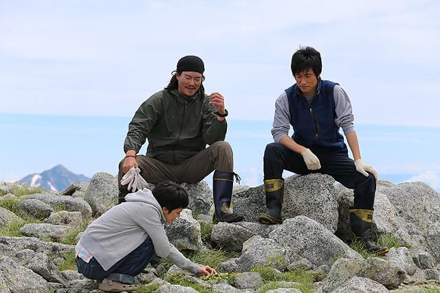 豊川悦司の「春を背負って」の画像