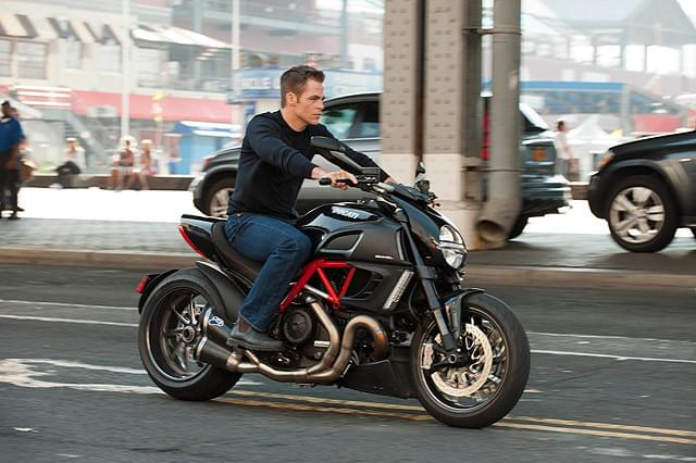 エージェント：ライアン