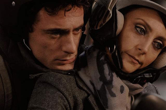 異人たちの棲む館