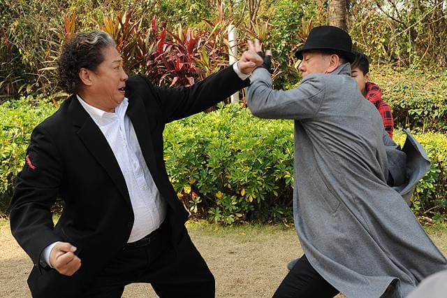 ネイキッド・ソルジャー 亜州（アジア）大捜査線