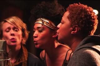 バックコーラスの歌姫（ディーバ）たち