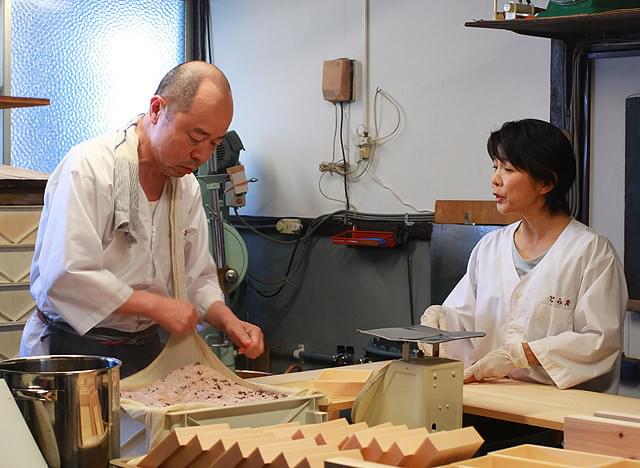 六月燈の三姉妹