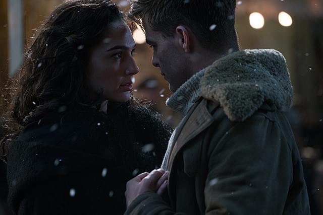 クリス・パインの「ワンダーウーマン」の画像