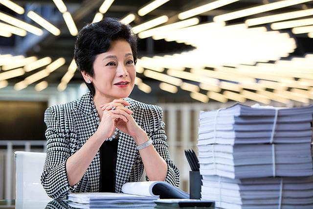 シルビア・チャンの「香港、華麗なるオフィス・ライフ」の画像