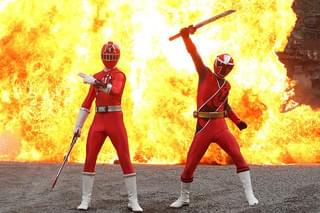 手裏剣戦隊ニンニンジャーVSトッキュウジャー THE MOVIE 忍者・イン・ワンダーランドの予告編・動画