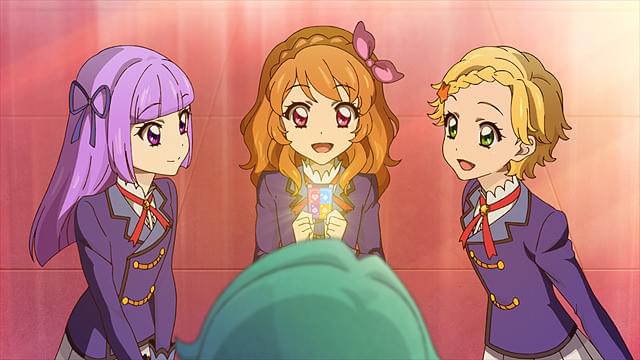 週末セール アイカツ 前売り券劇場版アイカツ！ねらわれた魔法の