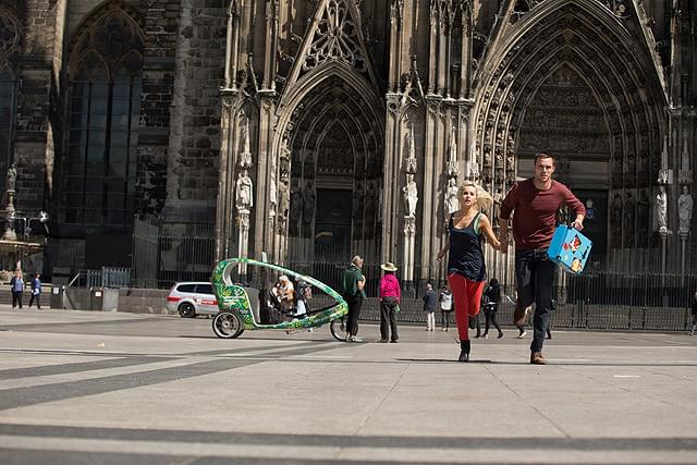 ニコラス・ホルトの「アウトバーン」の画像